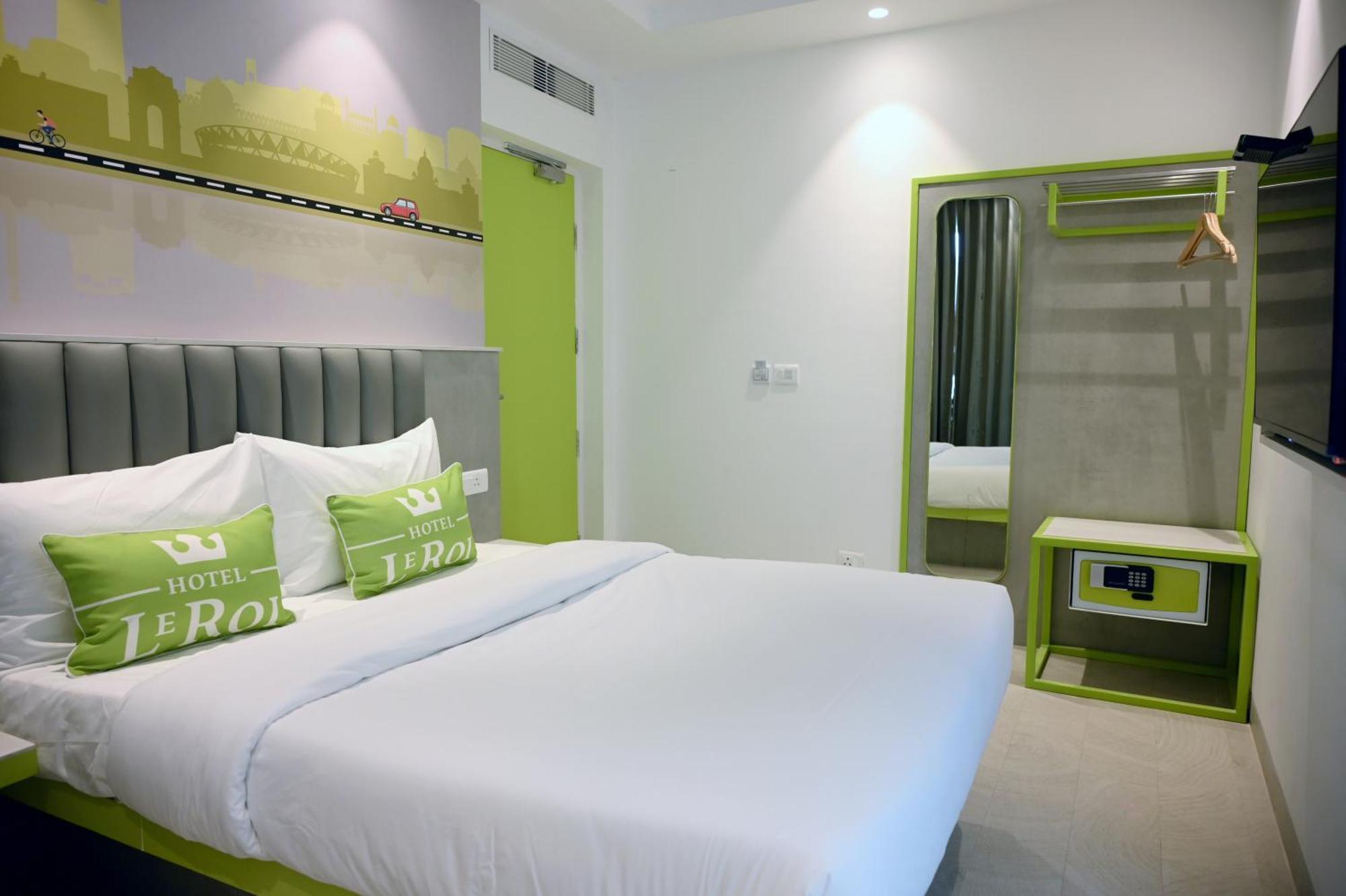 Hotel Le Roi Express Karol Bagh Delhi  Exterior photo