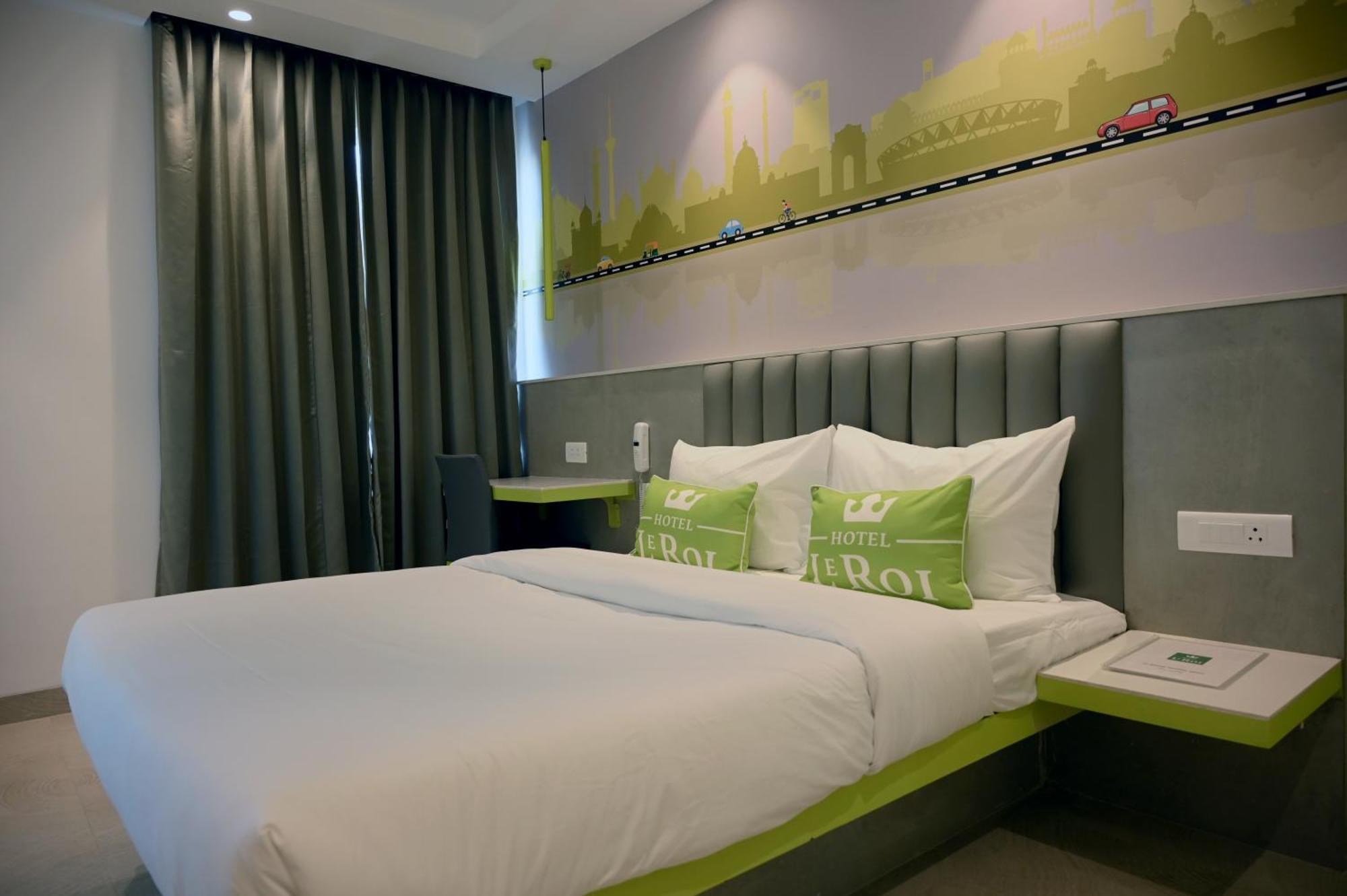 Hotel Le Roi Express Karol Bagh Delhi  Exterior photo